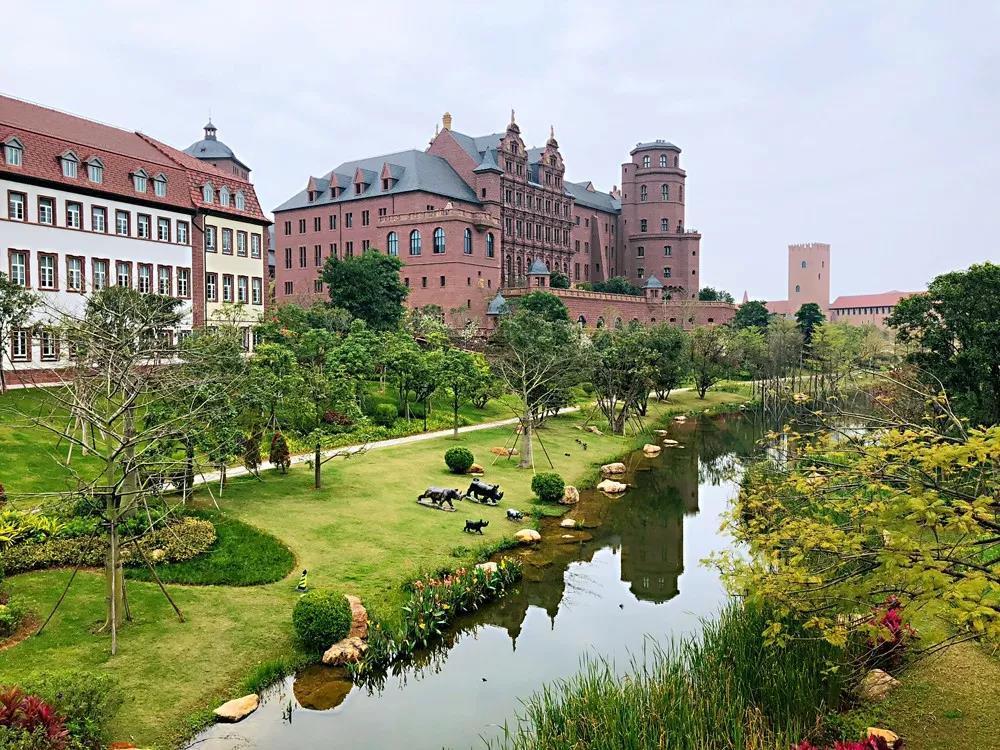 深圳市綠色建造學會聯合華為、神州數碼共同舉辦“深圳建筑智能化合作伙伴走進華為”活動
